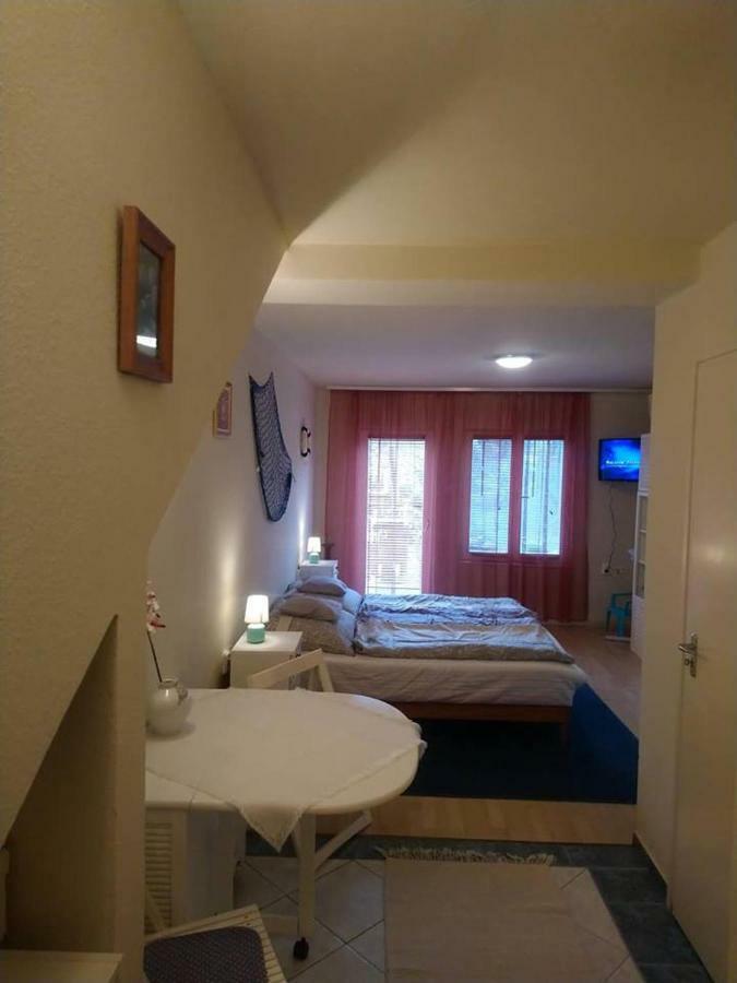 Liliana Vendeghaz Apartment Balatonfuzfo Exterior photo