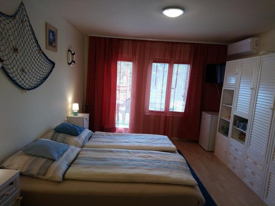 Liliana Vendeghaz Apartment Balatonfuzfo Exterior photo