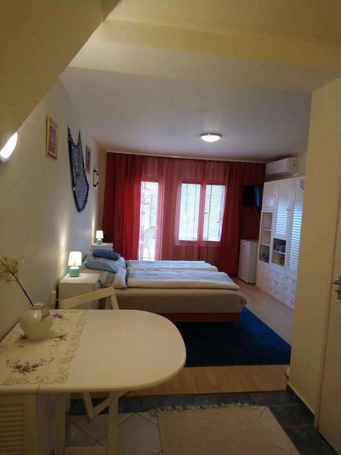 Liliana Vendeghaz Apartment Balatonfuzfo Exterior photo