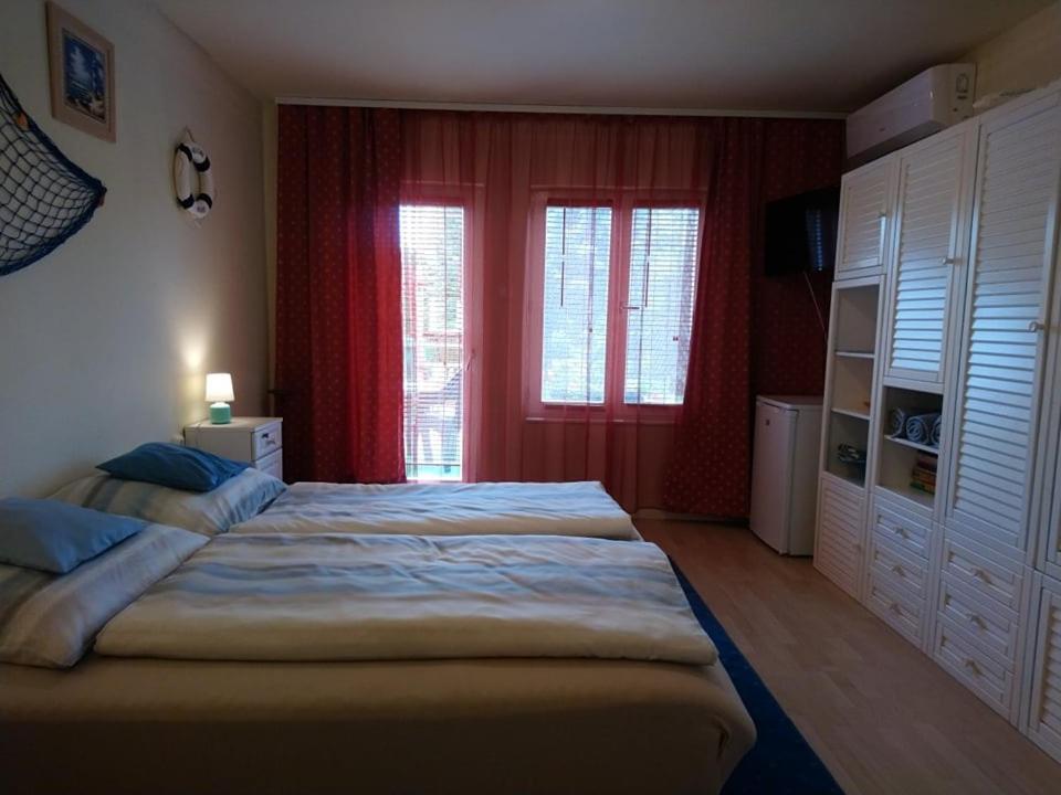 Liliana Vendeghaz Apartment Balatonfuzfo Exterior photo